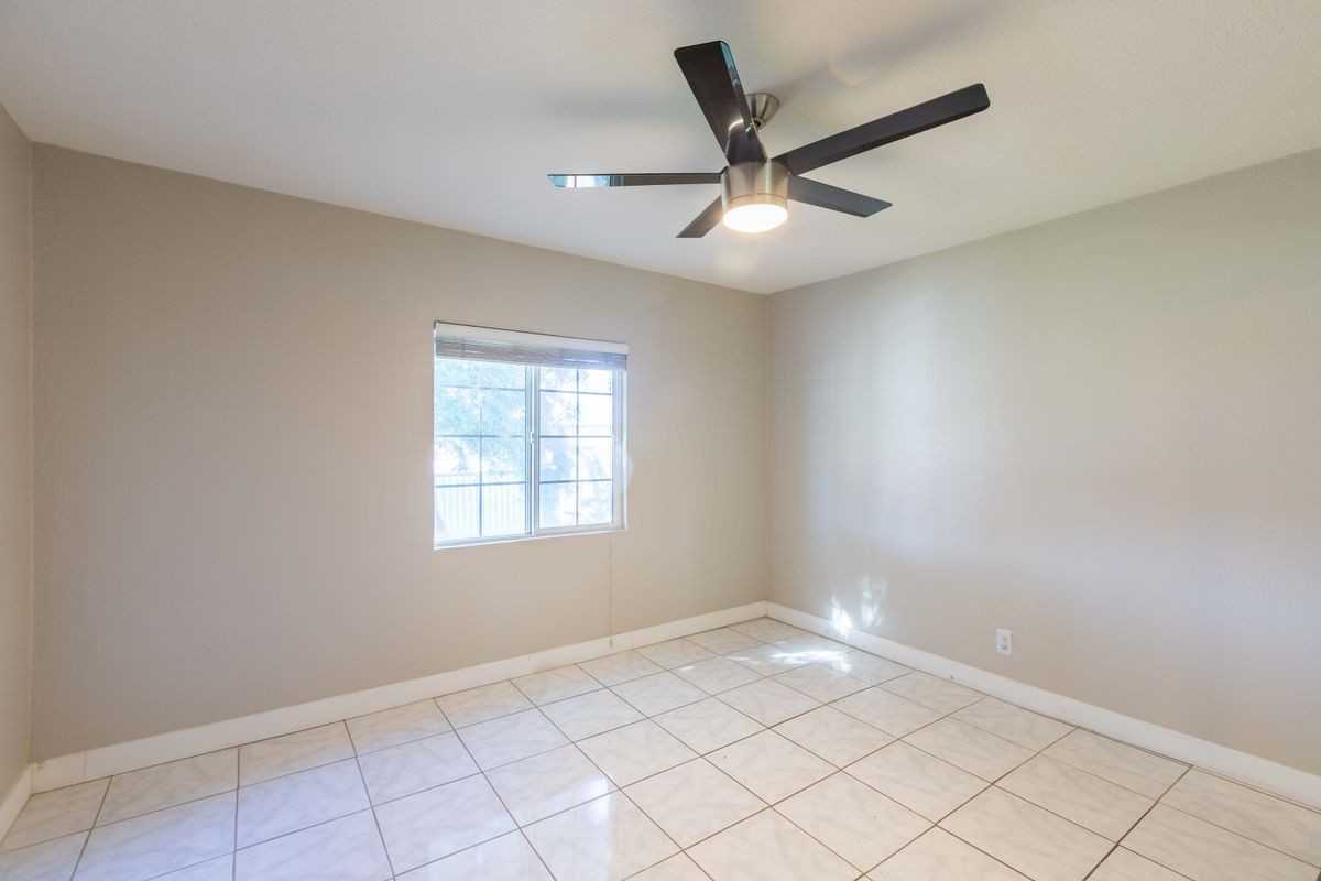 6228 Watt Avenue - Photo 5 of 24