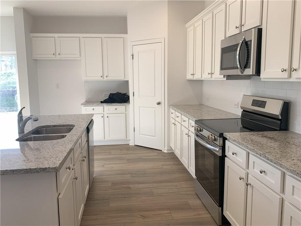 921 Summer Rain Way - Photo 5 of 23