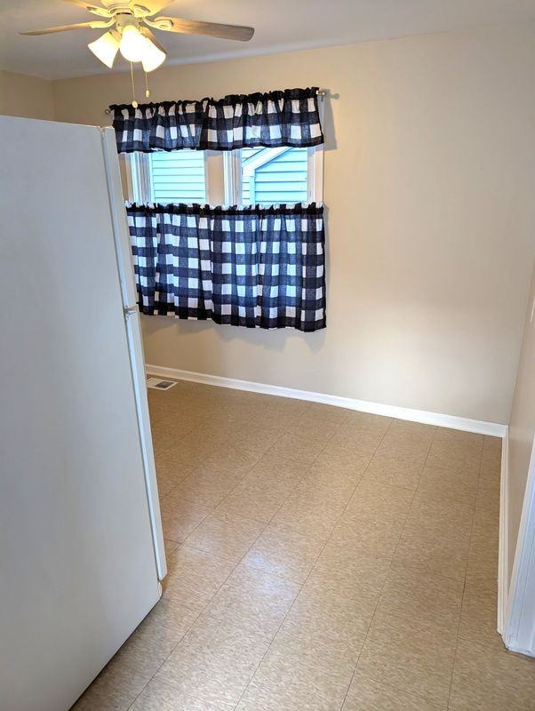 109 Goethe St - Photo 5 of 23