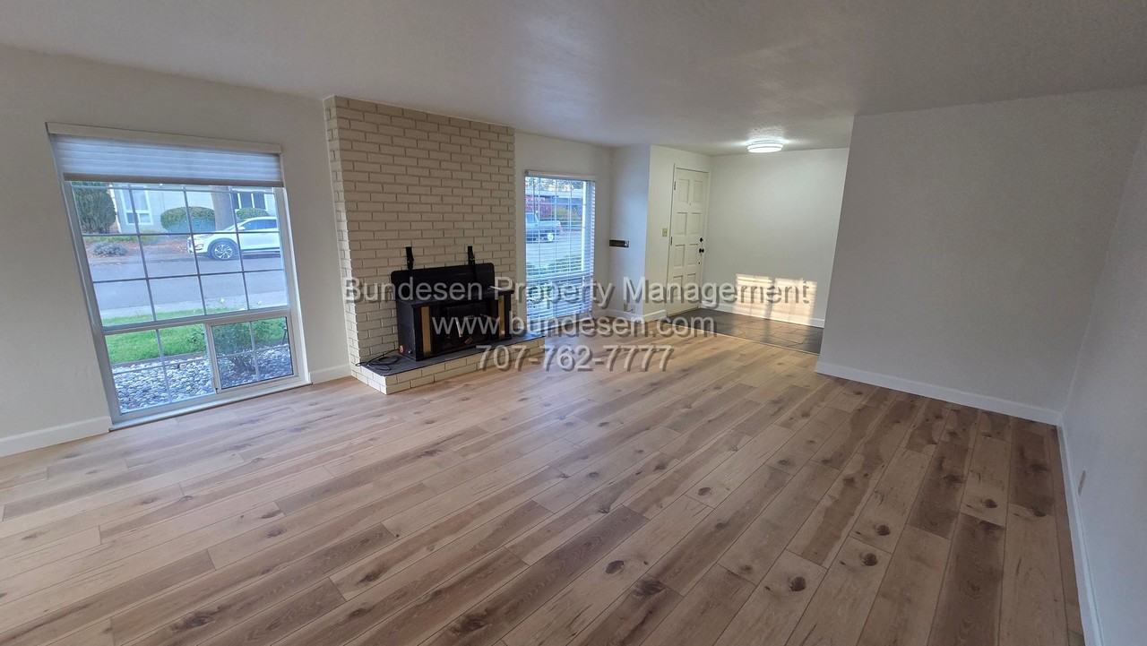 3858 Lanewood Way - Photo 2 of 32