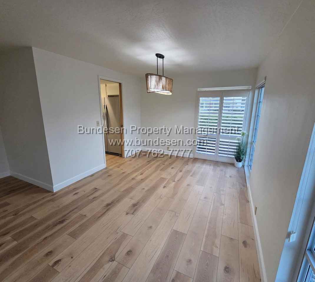 3858 Lanewood Way - Photo 5 of 32