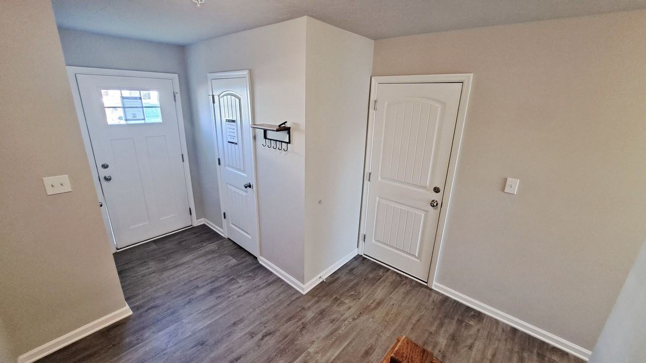 66 Coop Ln - Photo 4 of 50