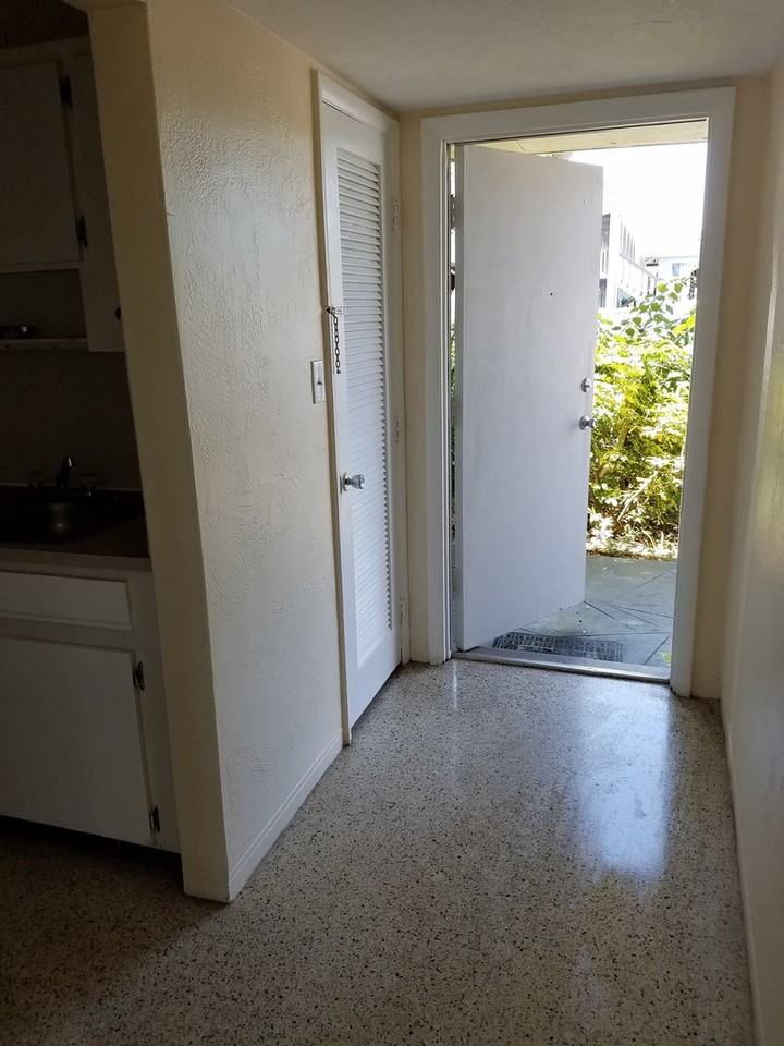 The Milano Manor Apartments - Photo 7 of 25