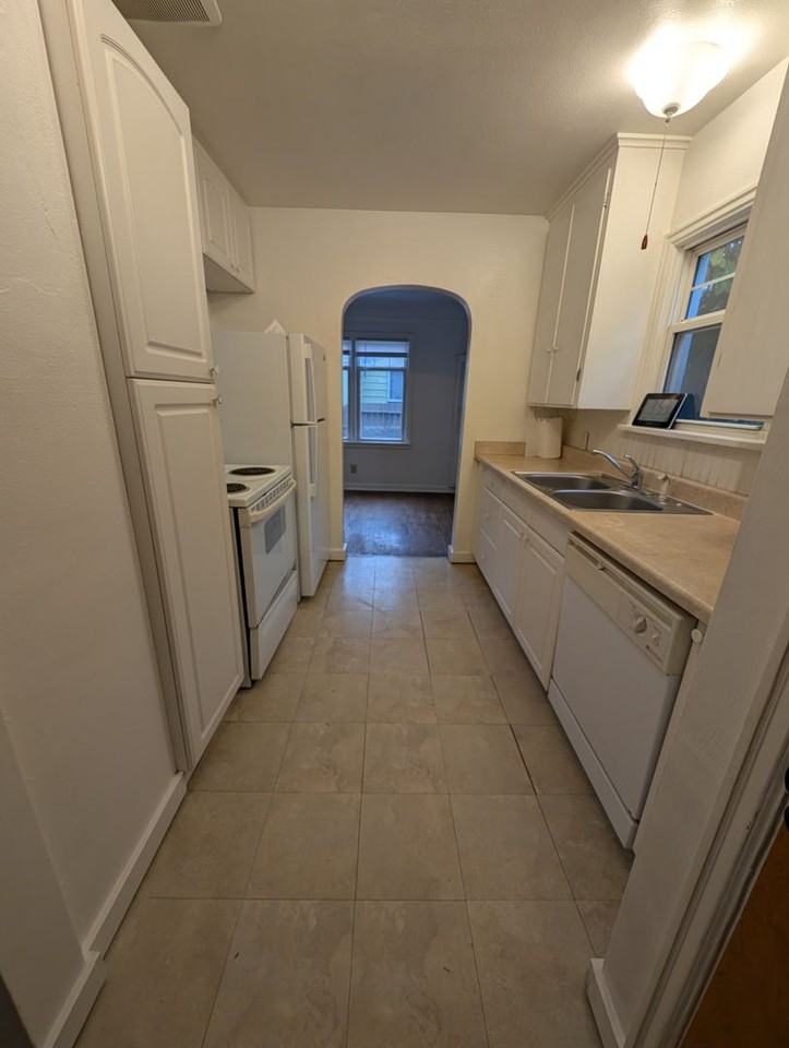 316 S Yantic Ave - Photo 6 of 27