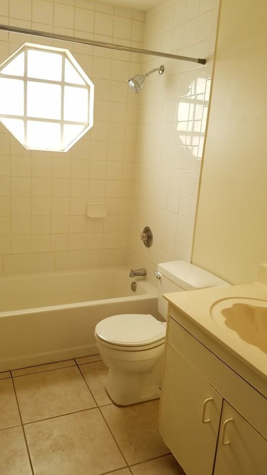 518 Wildwood Avenue Southwest - Photo 7 of 11