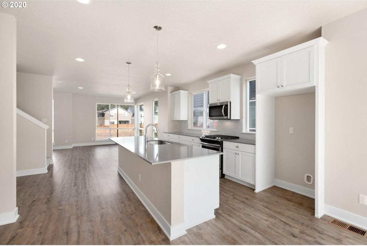 17321 Sw Goldcrest Ln - Photo 4 of 24