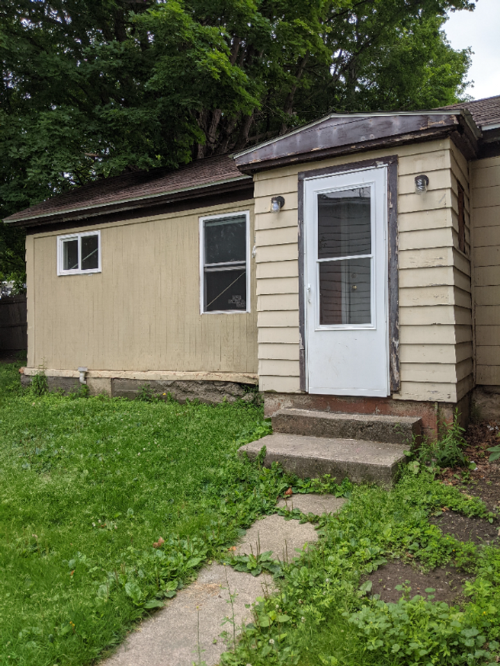 118 East Cayuga Street - Photo 2 of 17