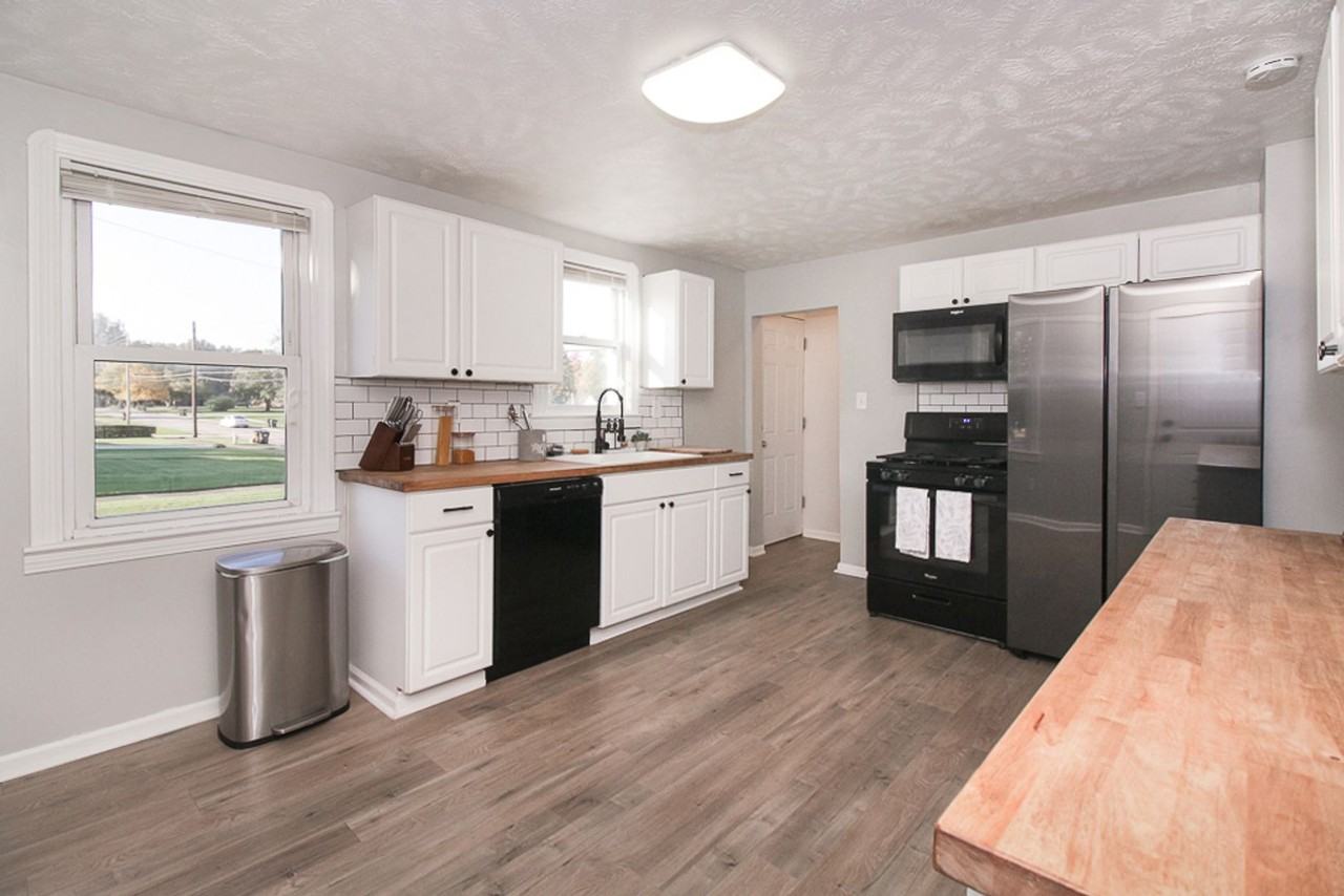 7329 Ward Rd - Photo 3 of 45