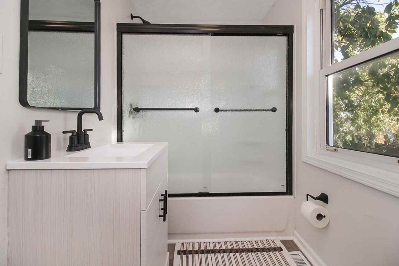 7329 Ward Rd - Photo 4 of 45