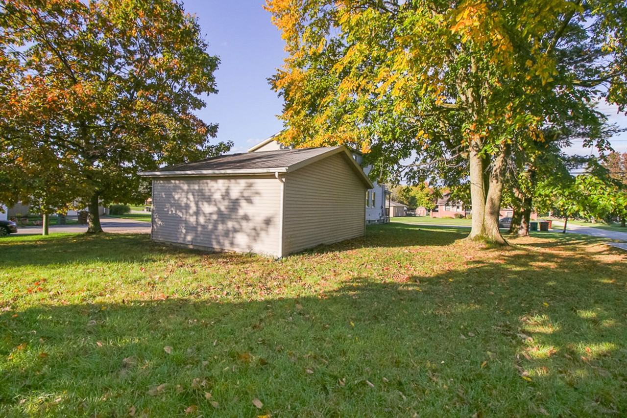 7329 Ward Rd - Photo 5 of 45