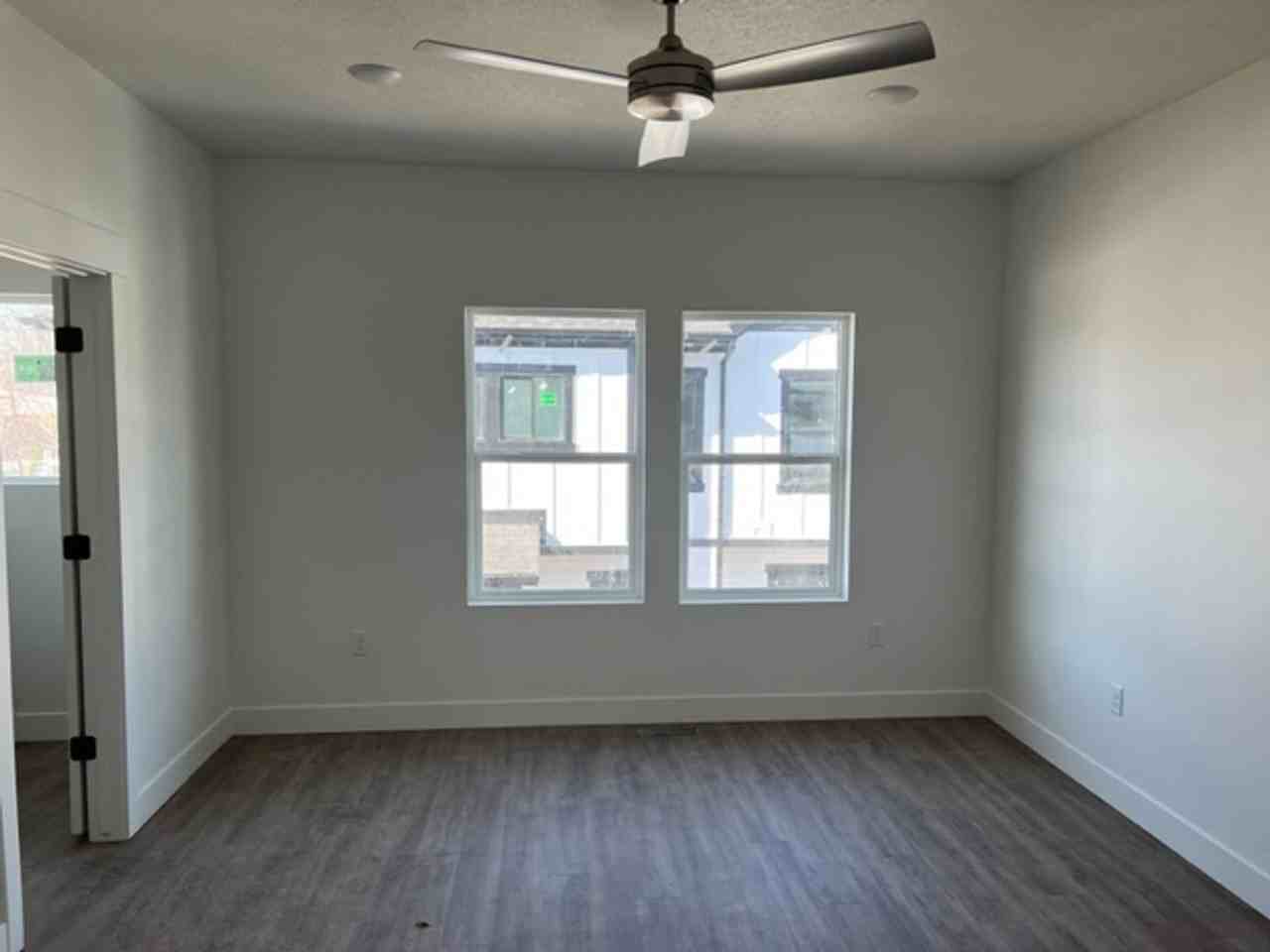 861 S 220 E - Photo 3 of 14