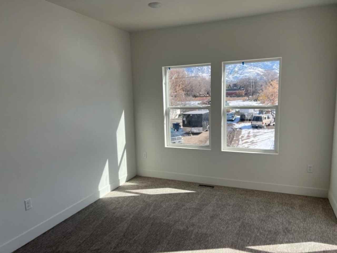 861 S 220 E - Photo 7 of 14