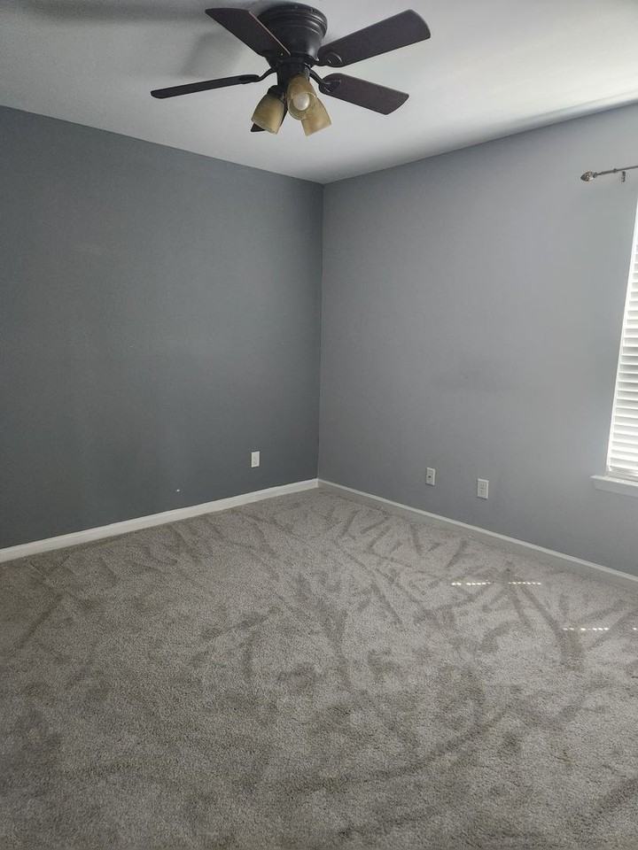 17 Twin Oaks Pl - Photo 6 of 10