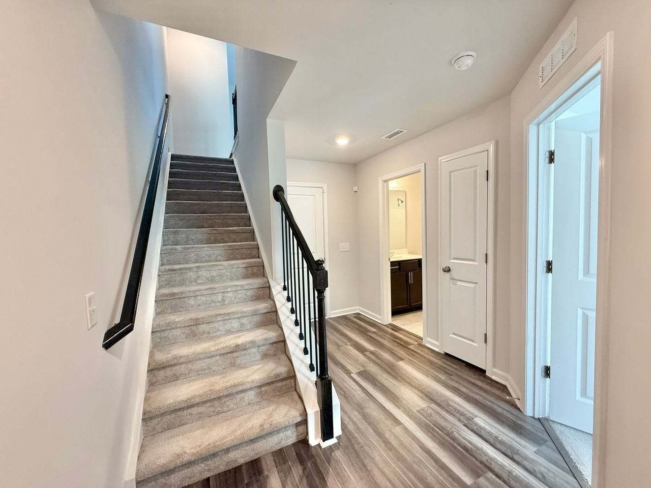 4807 Southern Magnolia Drive - Photo 2 of 25