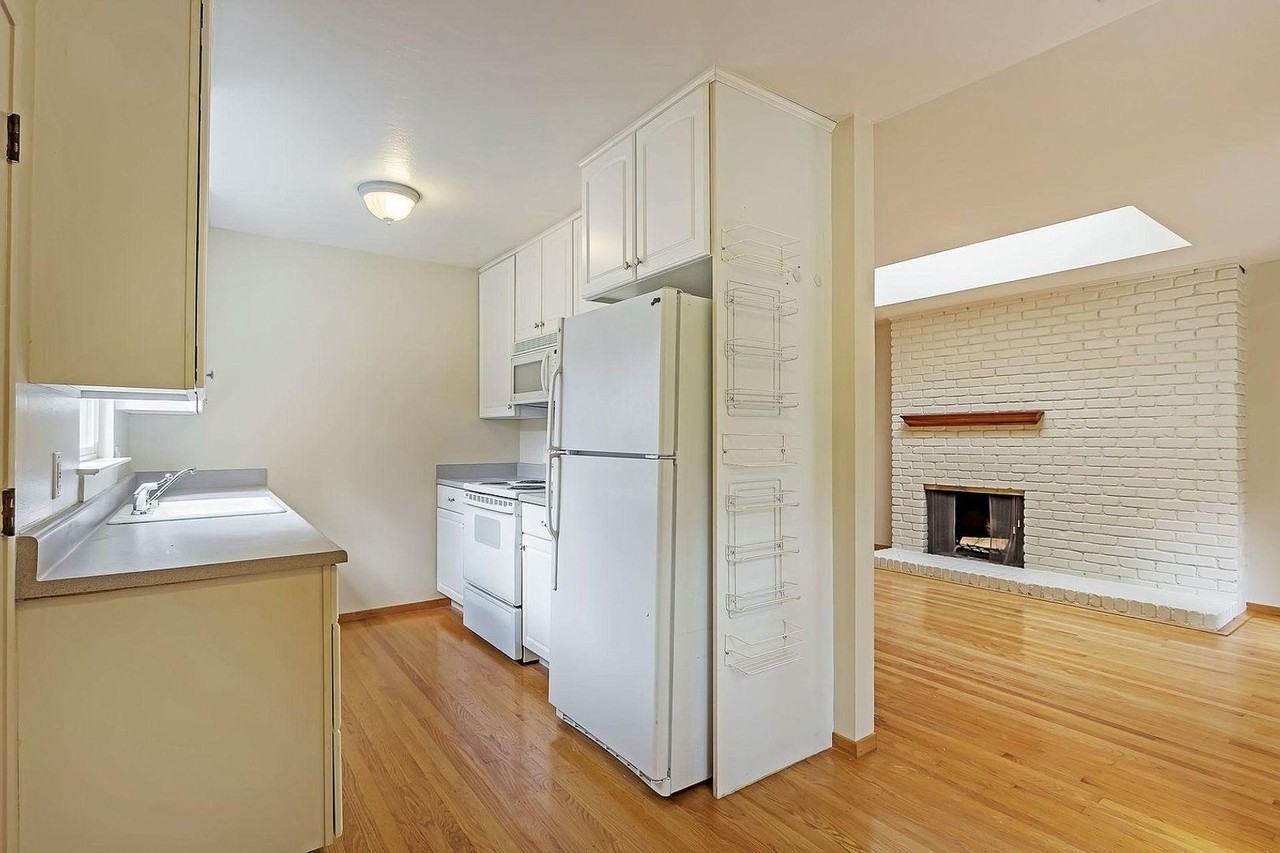 1168 Sanchez Way - Photo 7 of 21