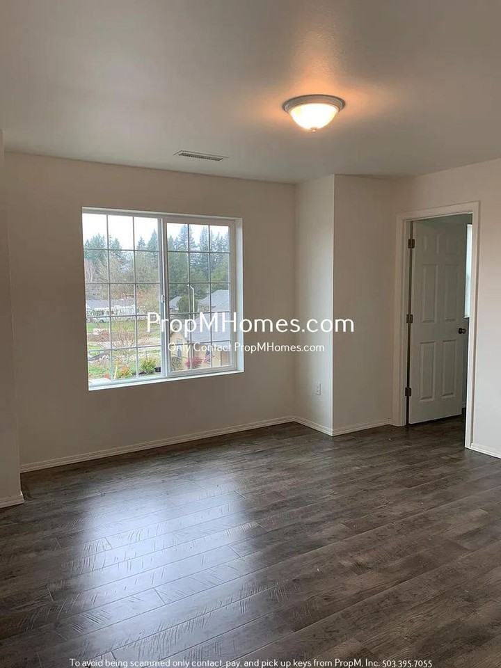 162 Northeast American Drive - Photo 6 of 9