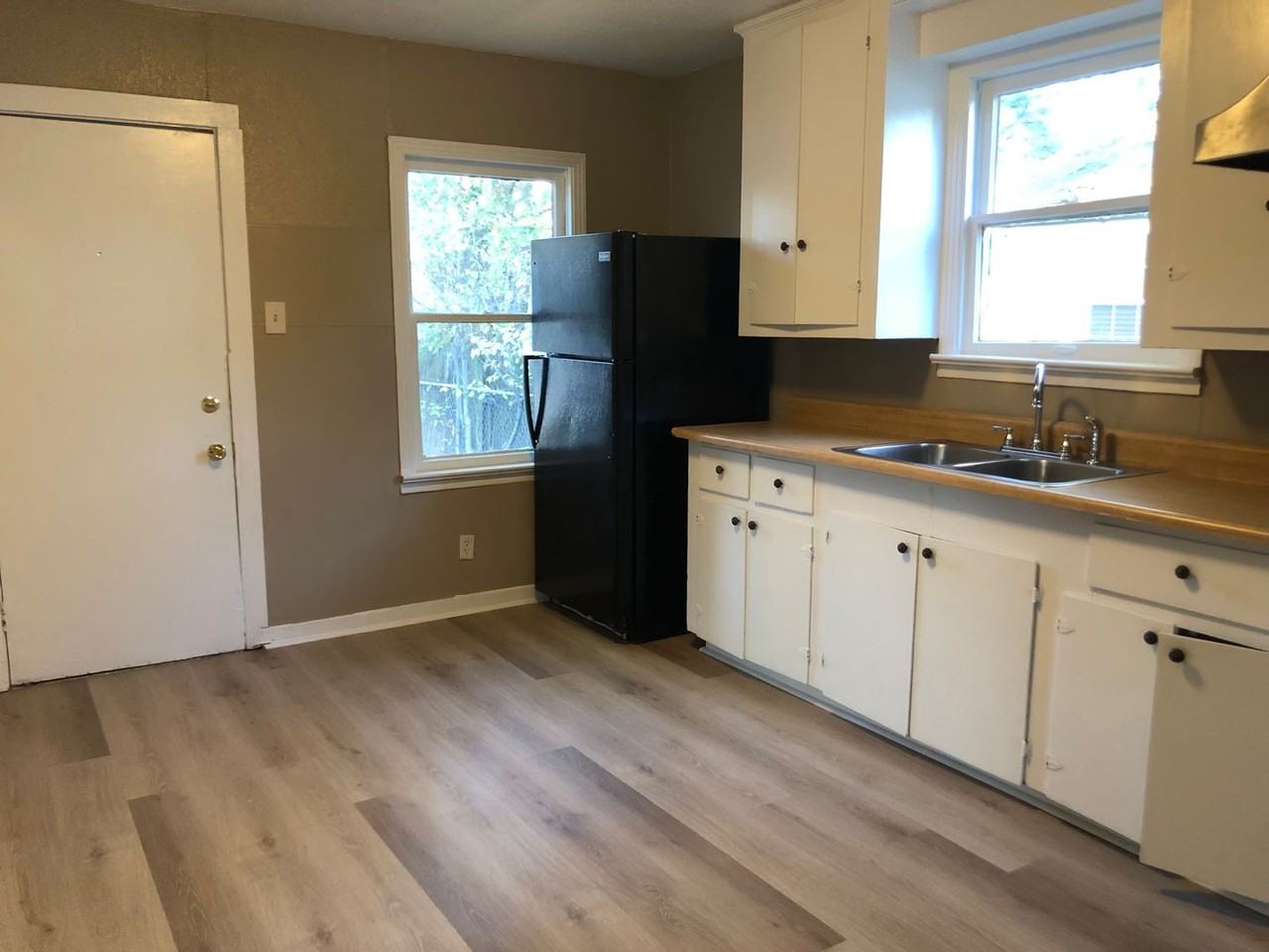 256 E 78th St - Photo 4 of 9