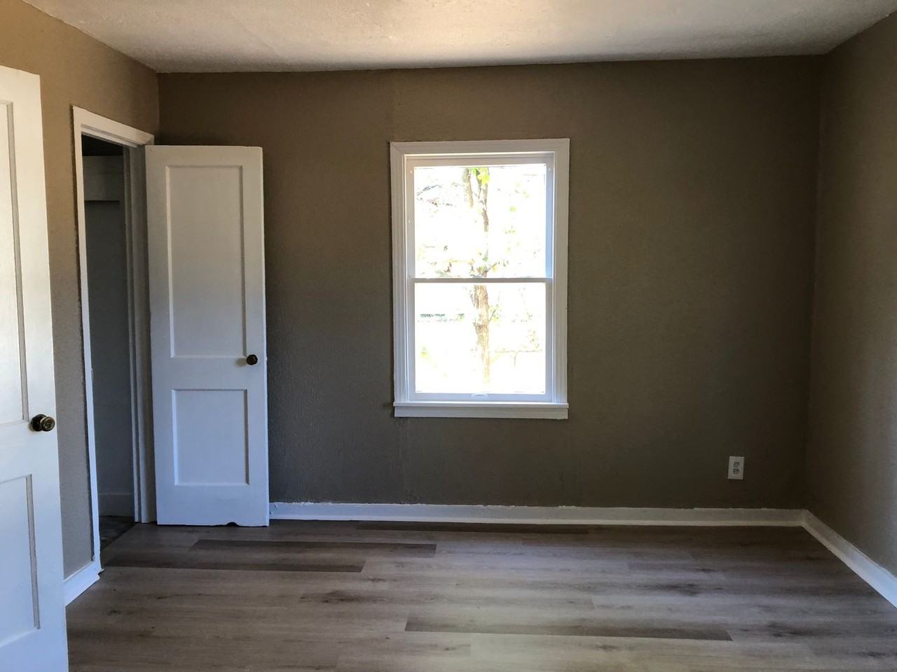 256 E 78th St - Photo 6 of 9