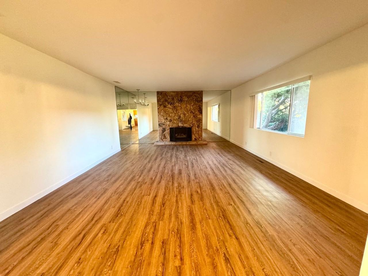 13501 Prospect Ave - Photo 3 of 22