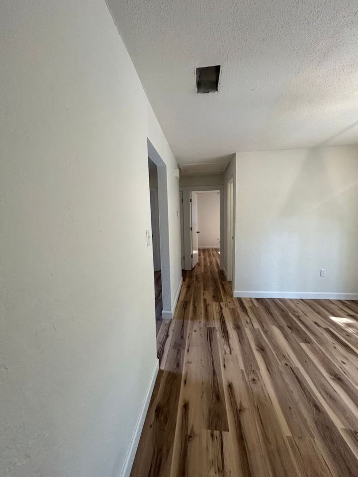 1809 Northeast 31st Avenue - Photo 3 of 11