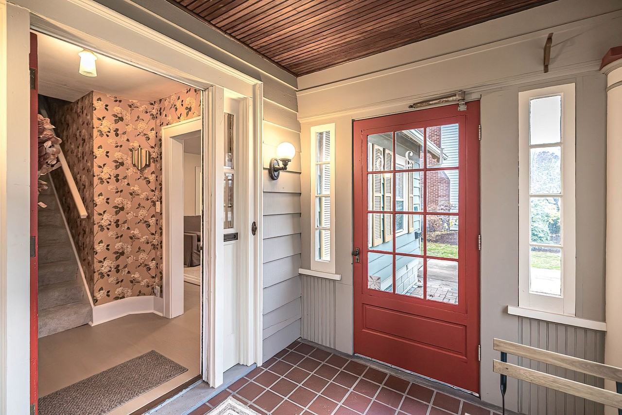 126 W 38th St - Photo 4 of 50