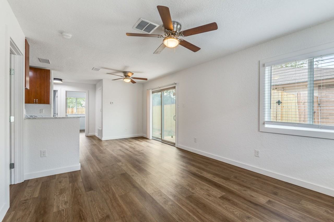 8838 Meadow Trace Street - Photo 7 of 25