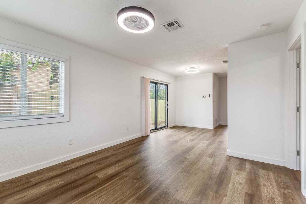 8836 Meadow Trace Street - Photo 4 of 25