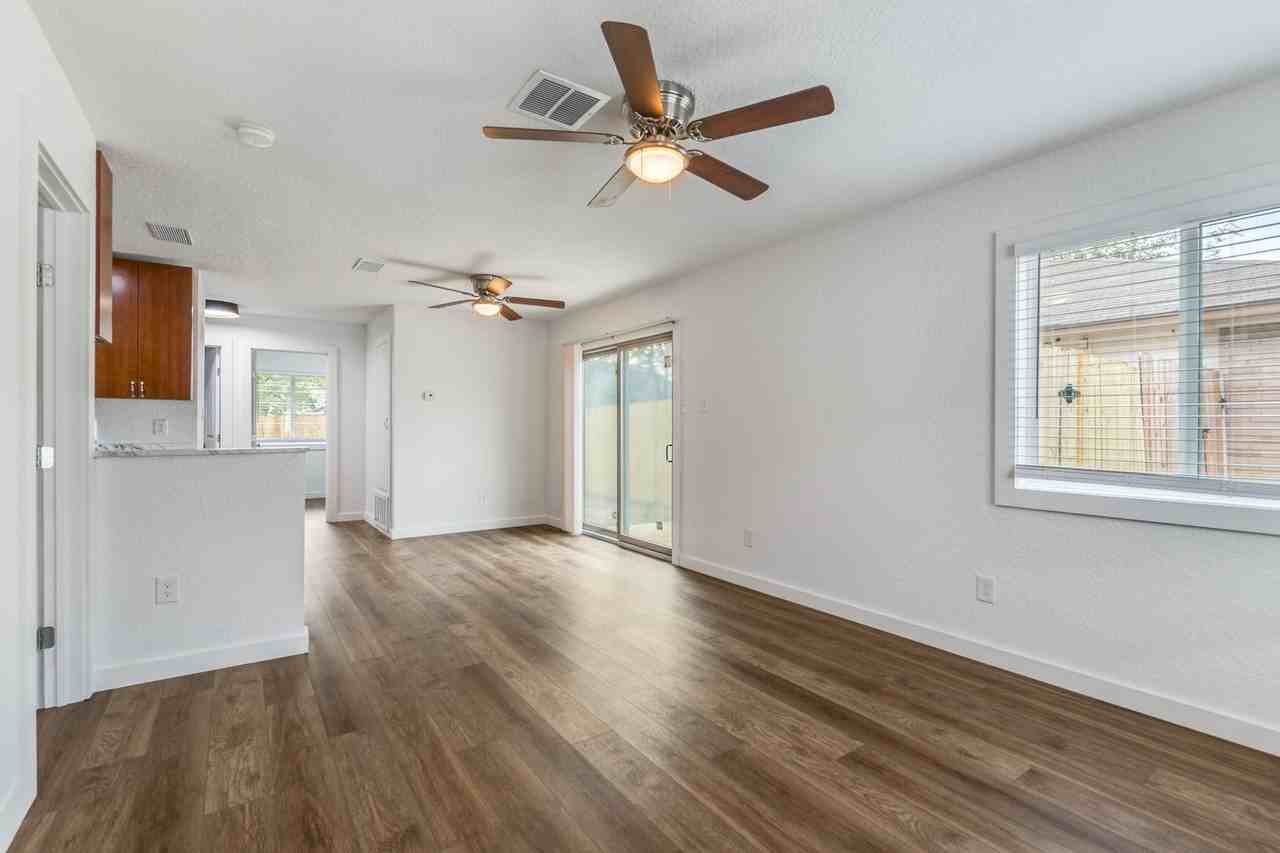 8836 Meadow Trace Street - Photo 7 of 25