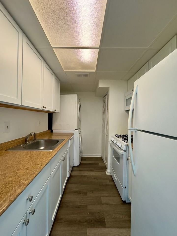 8 King Henry Cir - Photo 5 of 12