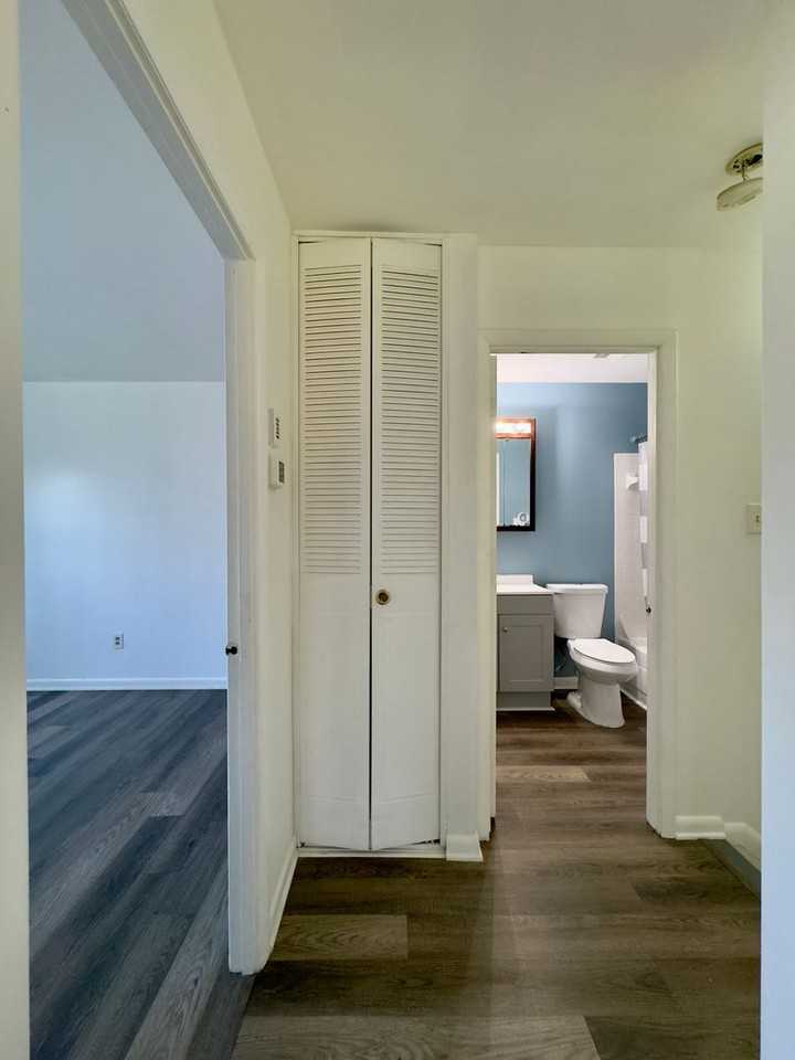 8 King Henry Cir - Photo 6 of 12