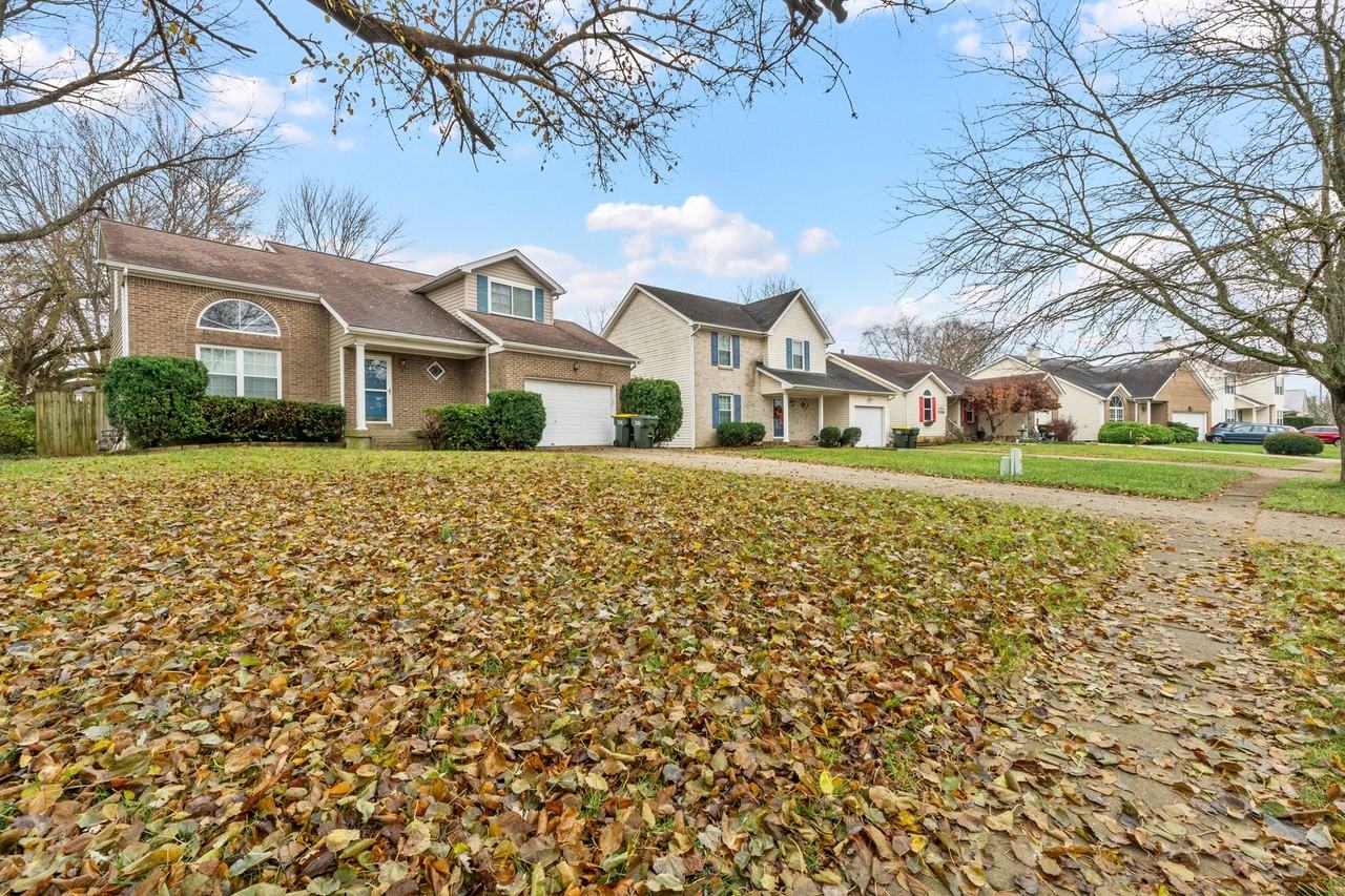11001 Bay Run Drive - Photo 2 of 44