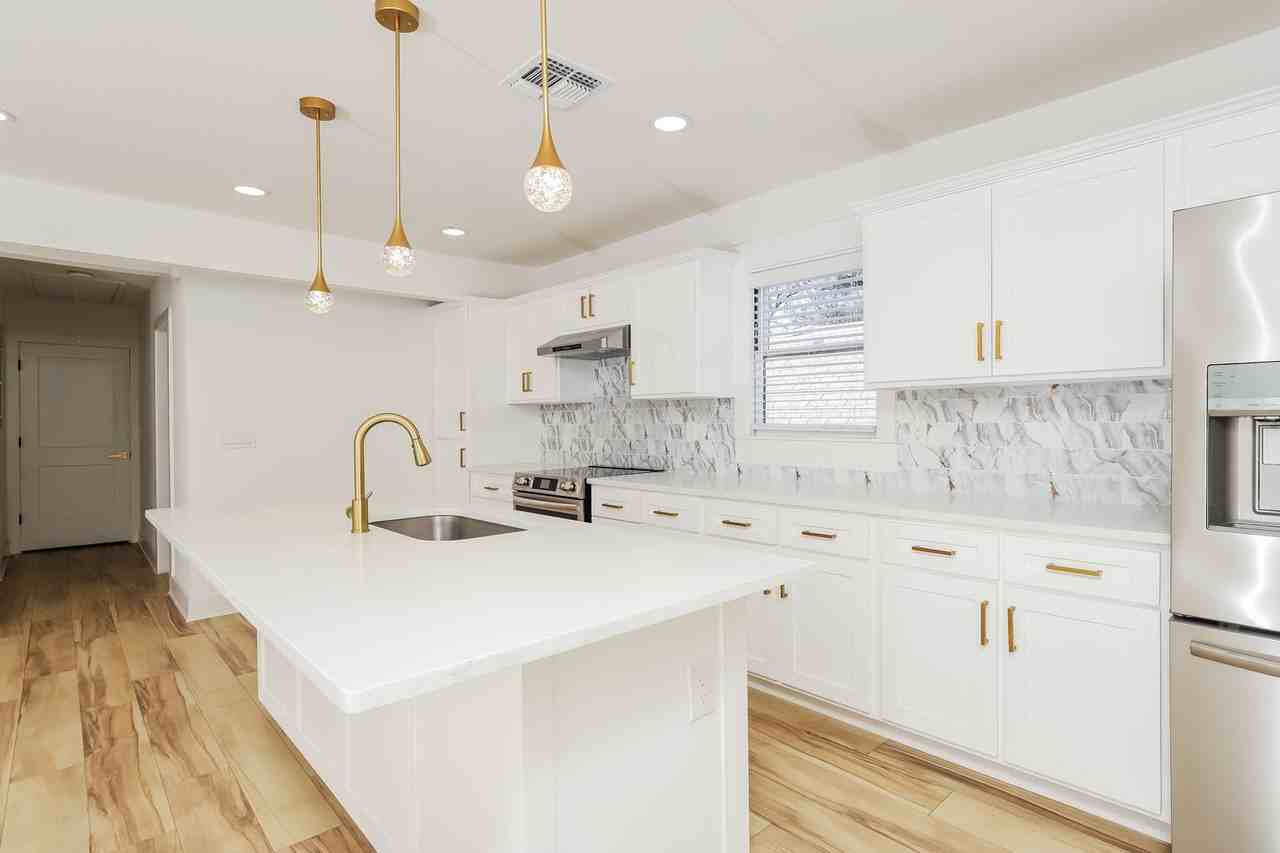 120 120 E Magnolia - 201 #201 - Photo 6 of 16