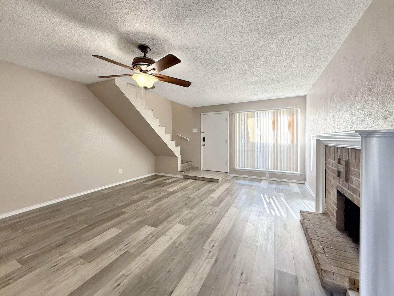 2625 Santiago Cir - Photo 6 of 22