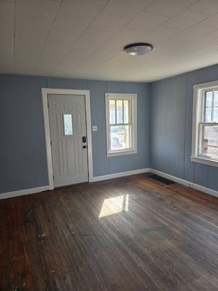 665 North High Street - Photo 2 of 7