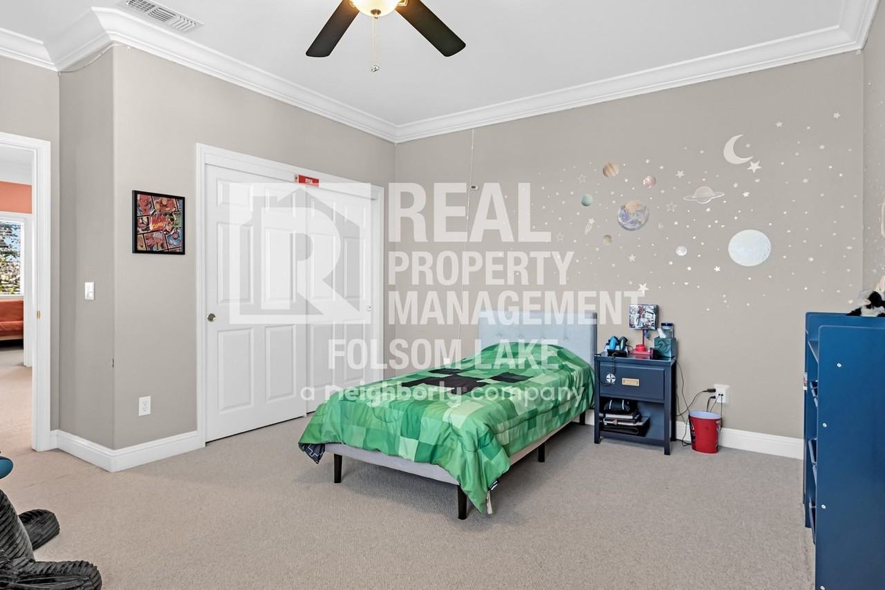 6826 Lincoln Ave - Photo 5 of 37