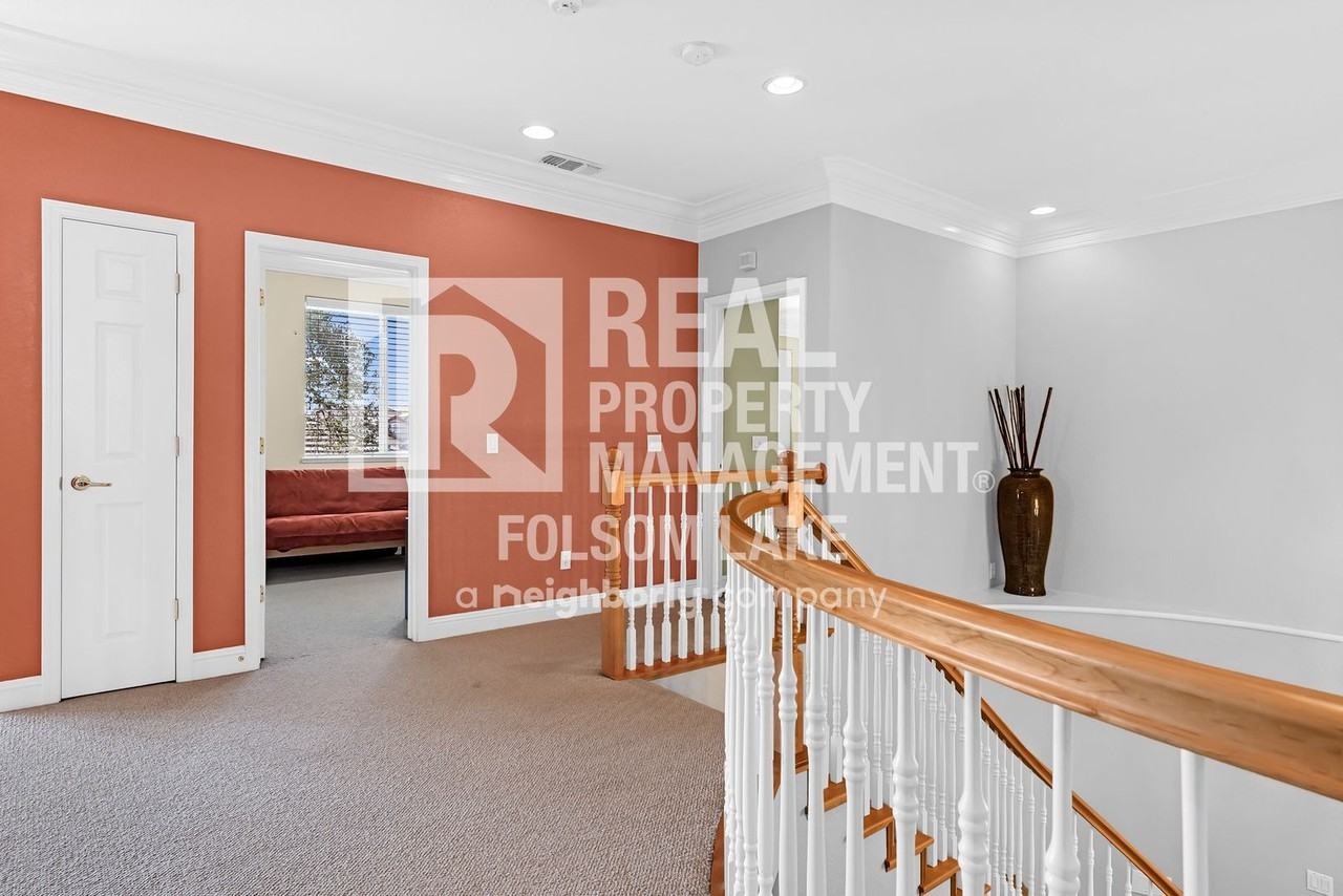 6826 Lincoln Ave - Photo 6 of 37