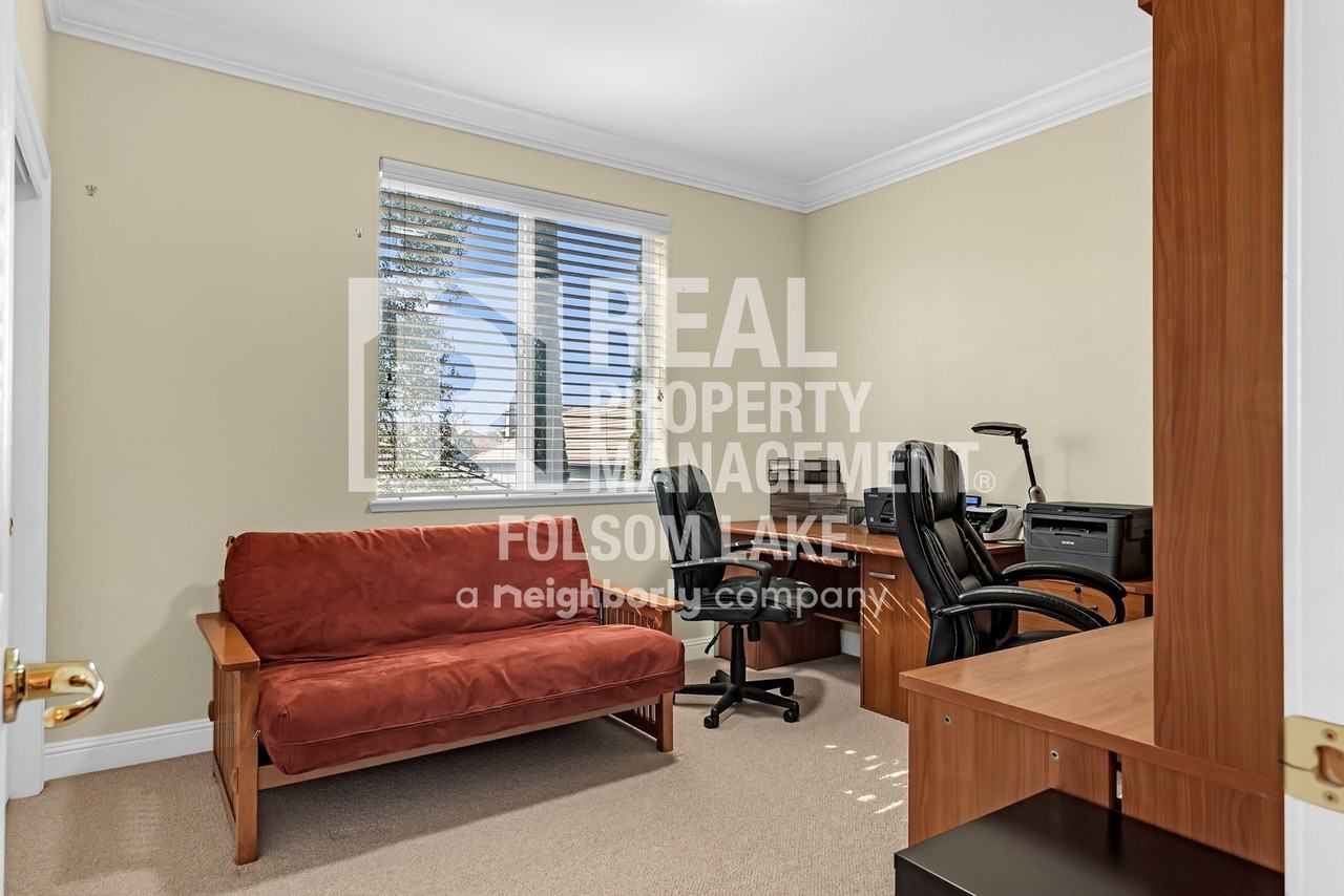 6826 Lincoln Ave - Photo 7 of 37