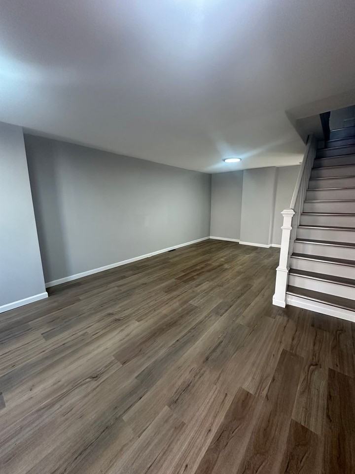 2210 Greenwich Street - Photo 2 of 11