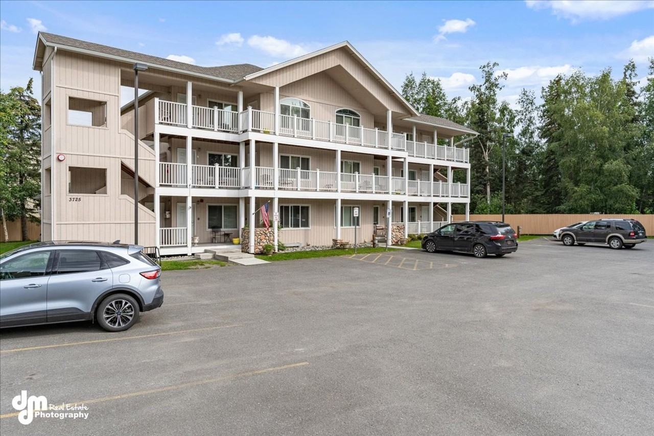 3725 E 43rd Pl - Photo 2 of 16