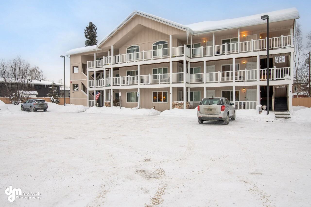 3725 E 43rd Pl - Photo 4 of 16