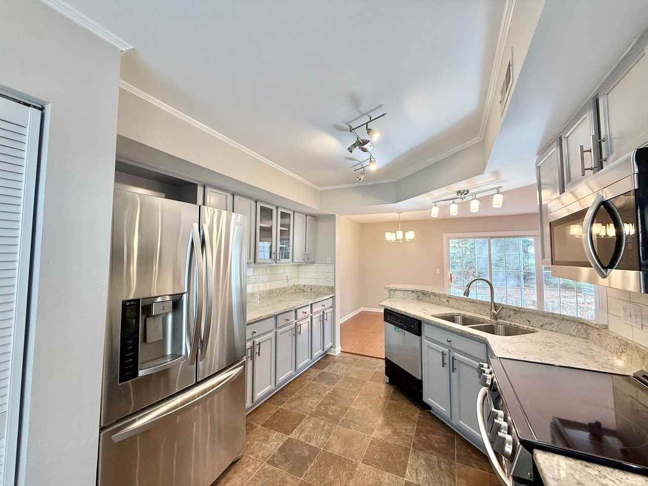 7704 Falcon Rest Cir - Photo 3 of 26