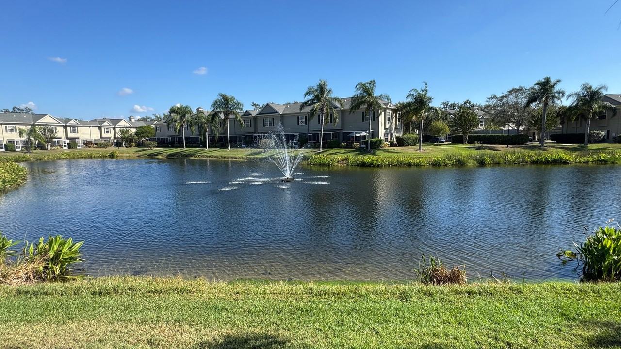 7729 Plantation Cir - Photo 2 of 31