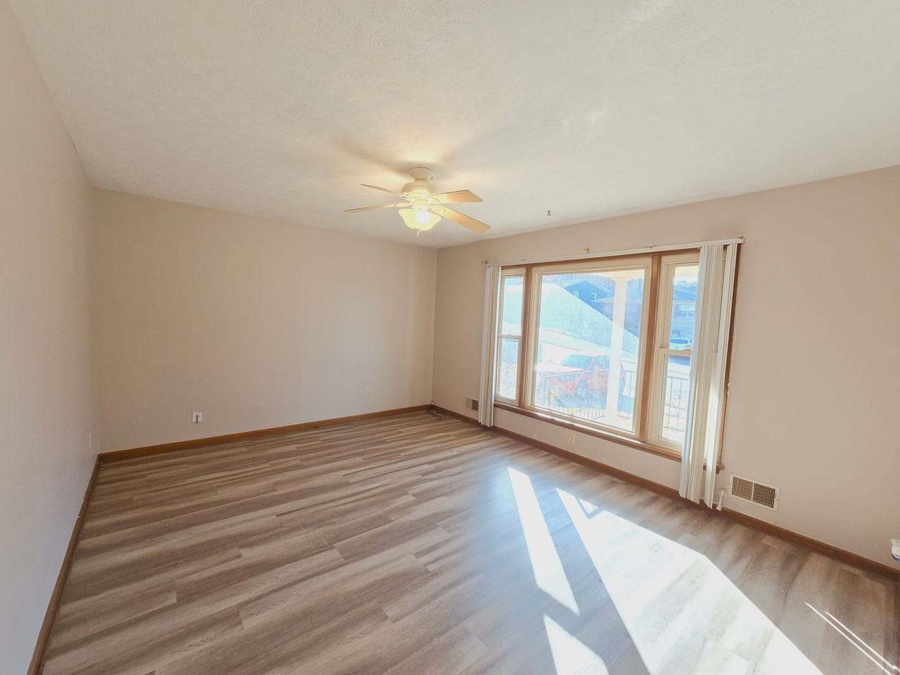 4611 Estate Drive - Photo 2 of 11