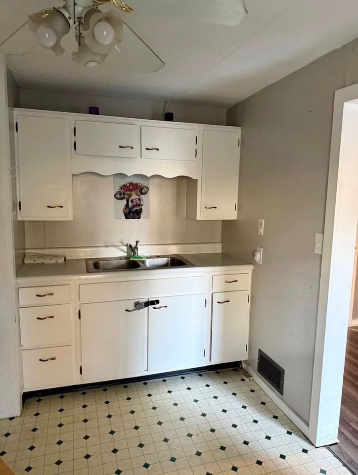 404 South Howard Street - Photo 3 of 7