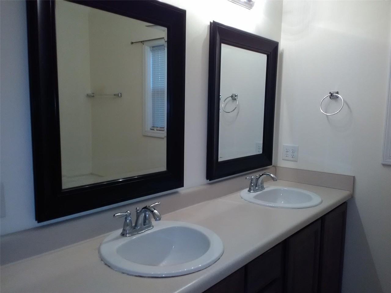 984 Scotland Rd #NA - Photo 3 of 4