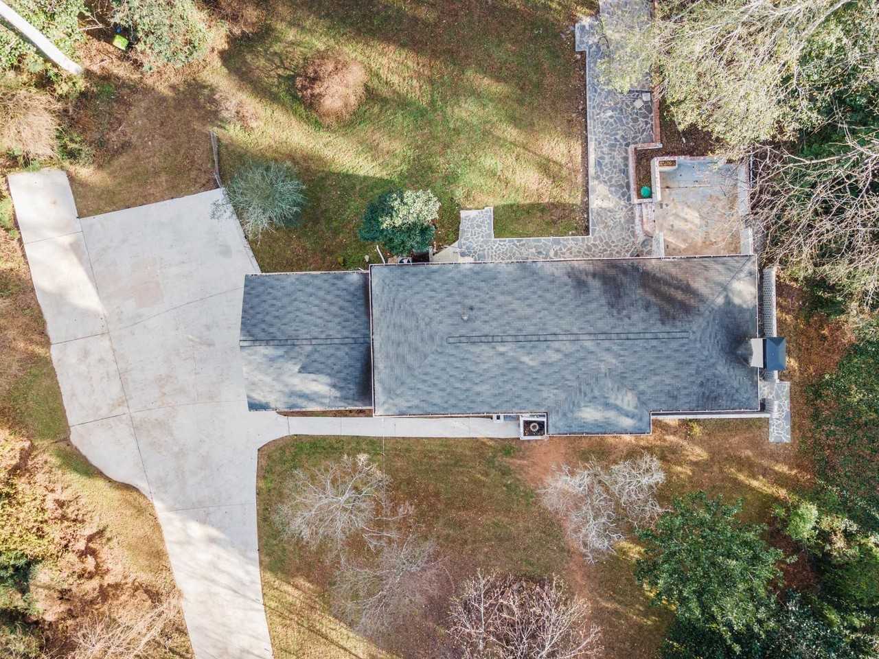 6323 Caroline Ct - Photo 5 of 35