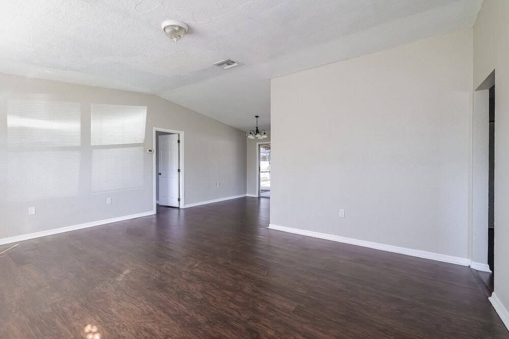 648 Caribou Ct - Photo 5 of 25