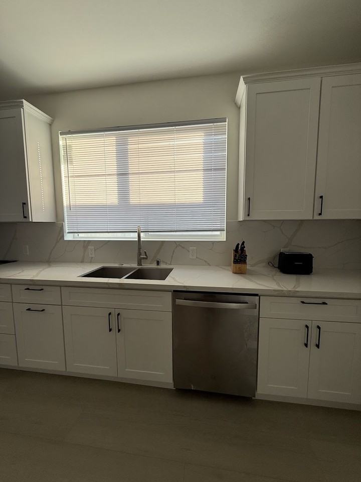 10743 Saticoy Street - Photo 3 of 23