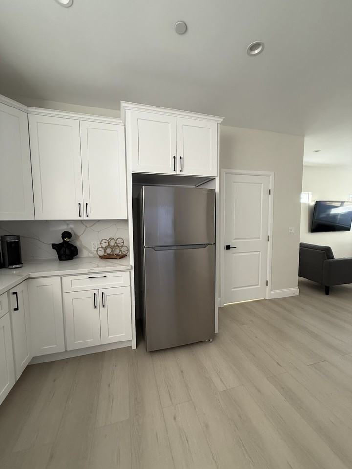 10743 Saticoy Street - Photo 5 of 23