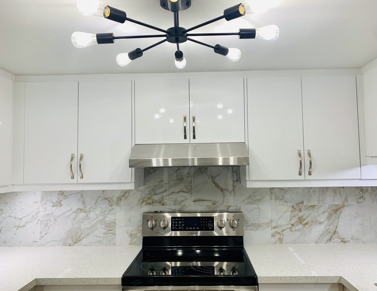 Bay St - Photo 5 of 11